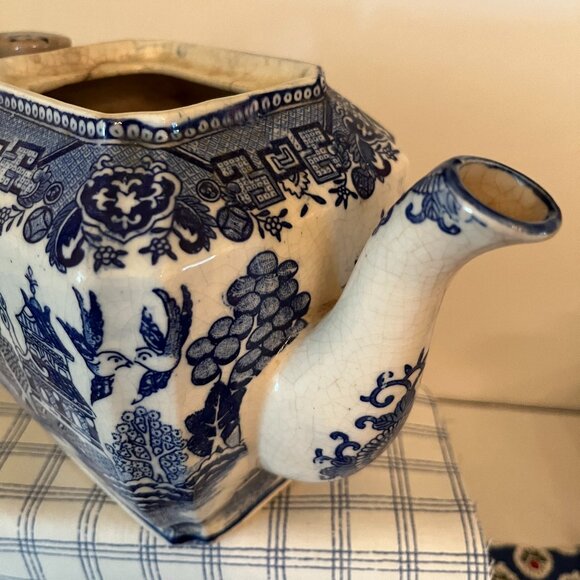 Vintage Blue Willow TeaPot from MORIYAMA Brothers of Japan - Picture 4 of 5